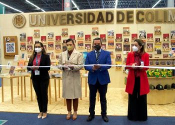 Rector inaugura pabellón de la UdeC en la Feria Internacional del Libro 2021