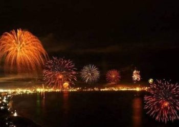 MÁS DE 120 MIL PERSONAS REÚNE MANZANILLO SE ILUMINA