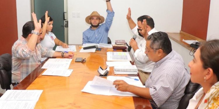 Sesiona Comisión Permanente del Congreso; citan a sesión solemne en Comala