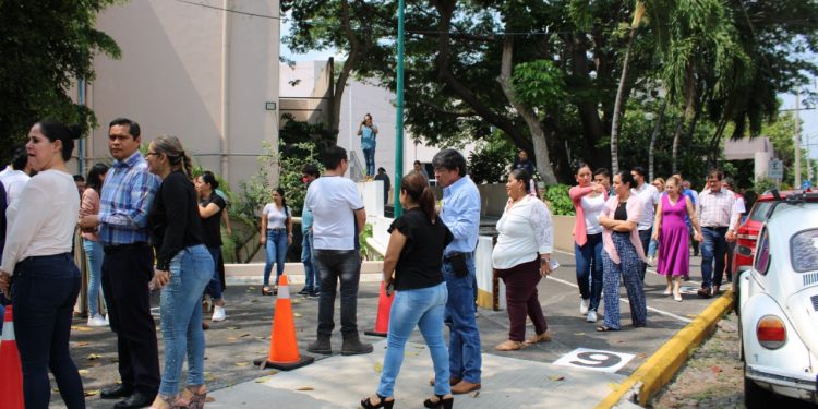 Se realiza simulacro de sismo en instalaciones del Poder Legislativo