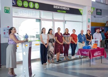 En Manzanillo, Indira inicia instalación de Desfibriladores Automáticos