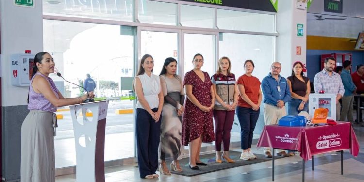 En Manzanillo, Indira inicia instalación de Desfibriladores Automáticos