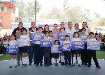 Gobernadora lleva ‘Mi ColiBeca para Empezar’ a más de 2,600 estudiantes de Manzanillo y Minatitlán, este martes