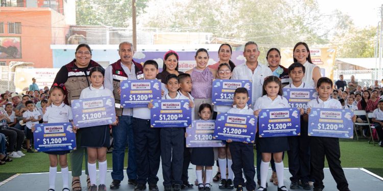 Gobernadora lleva ‘Mi ColiBeca para Empezar’ a más de 2,600 estudiantes de Manzanillo y Minatitlán, este martes