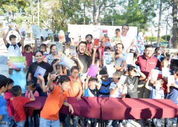 Subsecretaría de Cultura y DIF Estatal Colima entregan libros en albergues infantiles del CAS