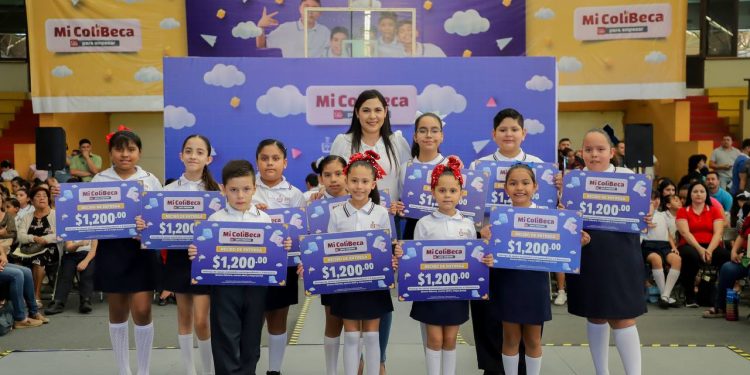 Mi ColiBeca para Empezar llega a casi 3,900 estudiantes villalvarenses; este martes se dispersan 4.6 mdp