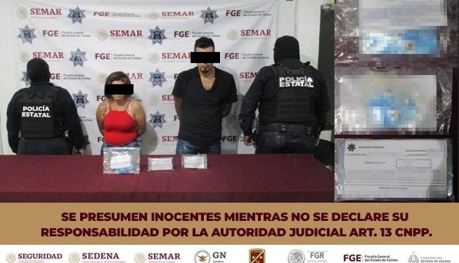 Policía Estatal de Colima detiene a dos personas y les aseguran varias dosis de droga