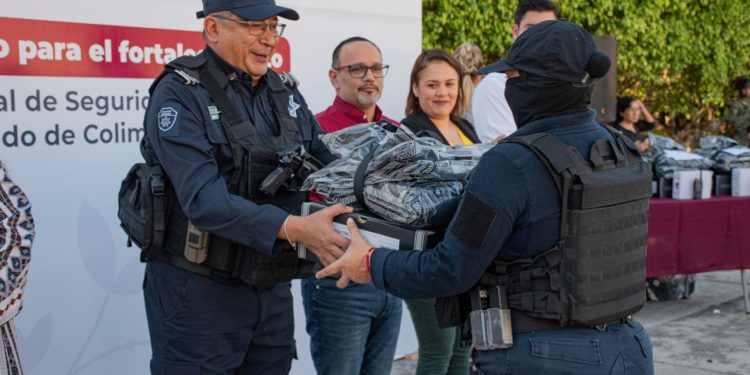 Instituciones de Seguridad en Colima y Fiscalía del Estado reciben equipamiento y bienes, por más de 90 mdp