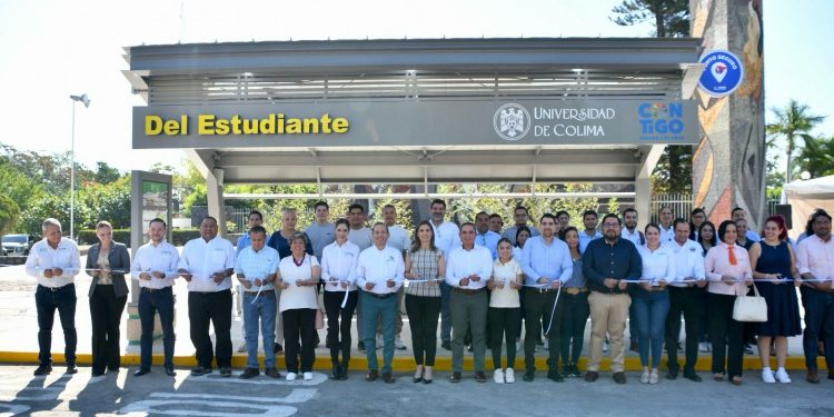 La presidenta municipal Margarita Moreno y el rector Christian Torres Ortiz entregan Corredor Seguro Estudiantil que beneficia a 15 mil estudiantes