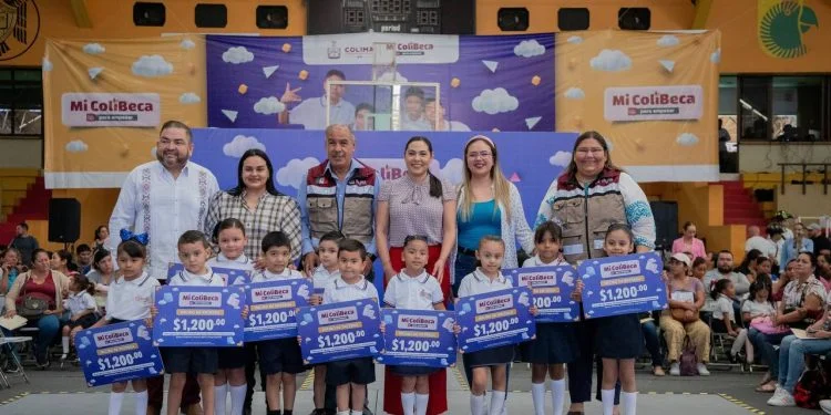 Gobernadora entrega este lunes ‘Mi ColiBeca para Empezar’ en Villa de Álvarez; la reciben casi 3,500 estudiantes con inversión de 4.2 mdp