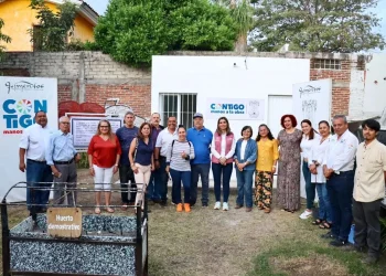 La presidenta municipal Margarita Moreno rehabilita huerto comunitario en Las Palmas