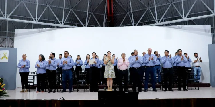 Indira anuncia aumento salarial de 5.6% a personal sindicalizado del Gobierno de Colima
