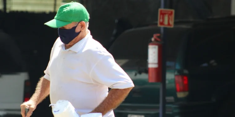 Exposición prolongada al sol puede provocar ‘golpe de calor’, alerta Salud