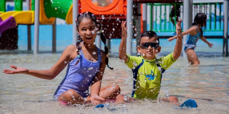 Así disfrutan las familias colimenses las Albercas del Parque Regional Metropolitano “Gobierno de Colima”