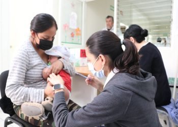 Es importante vacunar a menores de un año contra sarampión; Salud agenda citas para aplicarla