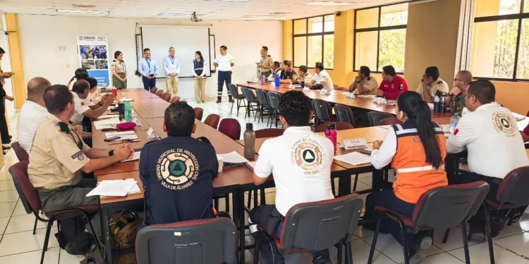 Protección Civil Colima se capacita en atención a personas con discapacidad en emergencias y desastre