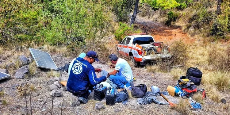 Realizan mantenimiento a la estación de monitoreo volcánico en Colima