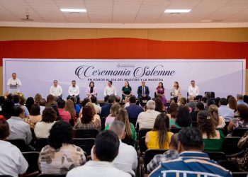 Maestras y maestros nos ayudan a tener una sociedad más justa, equitativa y próspera: Gobernadora