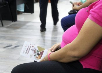 Recomiendan evaluación médica antes del embarazo; en Centros de Salud realizan tamiz pre-gestacional
