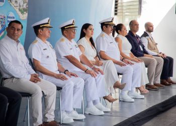 Gobernadora acude a inauguración del simposio por el Día Internacional de la Mujer en el Sector Marítimo