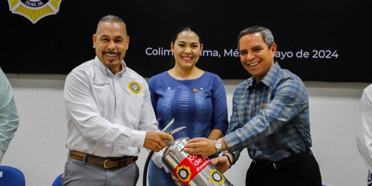 Gobernadora invita a sumarse a la 2ª Colecta Anual del Cuerpo de Bomberos Voluntarios de Colima