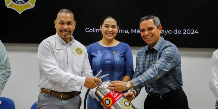 Gobernadora invita a sumarse a la 2ª Colecta Anual del Cuerpo de Bomberos Voluntarios de Colima