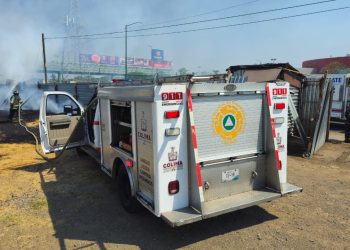 UEPC controla incendio sobre el Tercer Anillo Periférico de Colima