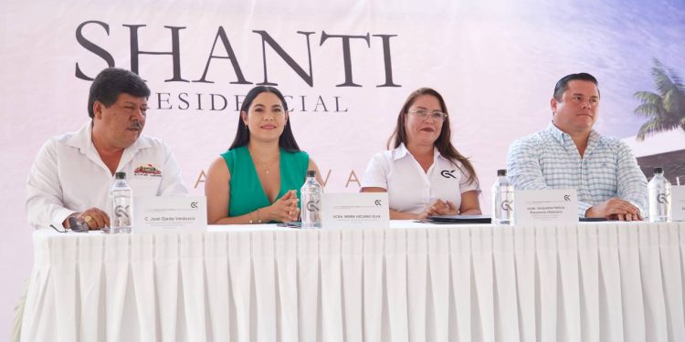 Gobernadora acompaña colocación de primera piedra de Shanti Residencial, en Manzanillo