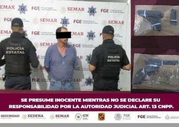 Policía Estatal de Colima detuvo a un hombre y le aseguran dos armas de fuego y cartuchos