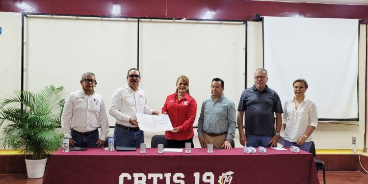 IEEA Colima entrega certificados a 7 personas que concluyen su educación básica