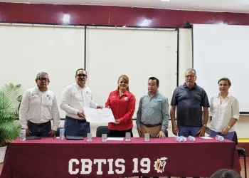 IEEA Colima entrega certificados a 7 personas que concluyen su educación básica