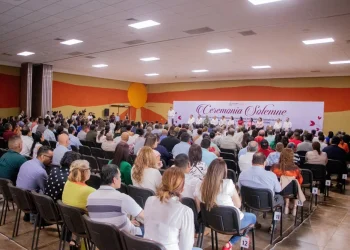 Gobierno Colima entrega estímulos a Personal de Apoyo y Asistencia a la Educación