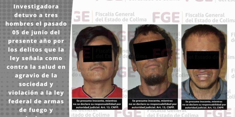 Fiscalia General del Estado de Colima detiene a 3 hombres con armas largas y cargadores