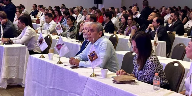 Colima participa en la Asamblea Nacional de la AMSDE; analizan fortalecimiento económico de las entidades