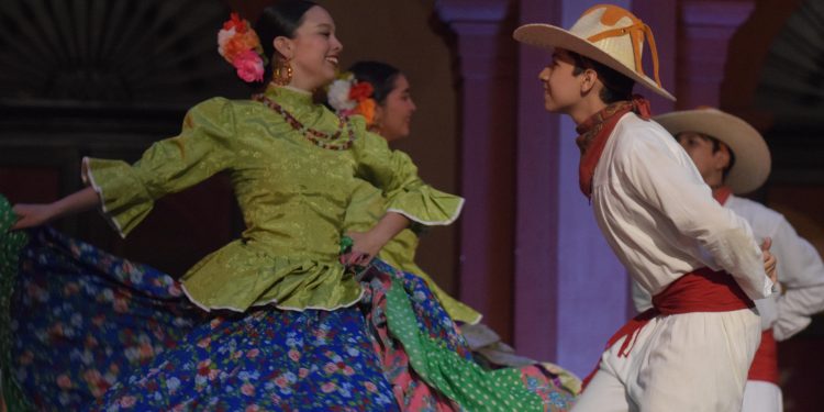 Inició la temporada ‘Sones por montones’, con diferentes grupos artísticos del Estado de Colima