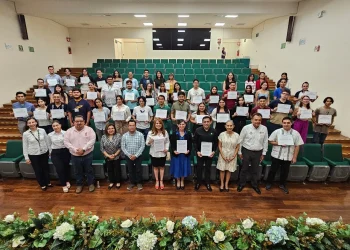 Reconoce IMSS Colima a prestadores de servicio social y prácticas profesionales 2024