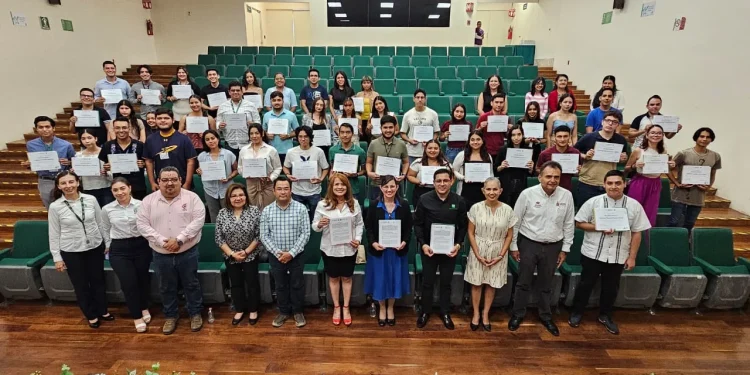 Reconoce IMSS Colima a prestadores de servicio social y prácticas profesionales 2024