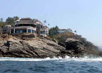 Levantan veda sanitaria en costas de Manzanillo; se mitigó el fenómeno algal nocivo