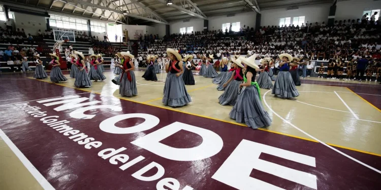 Casi 2 mil estudiantes colimenses de secundaria participan en la Convivencia Deportiva de la Educación Básica 2024