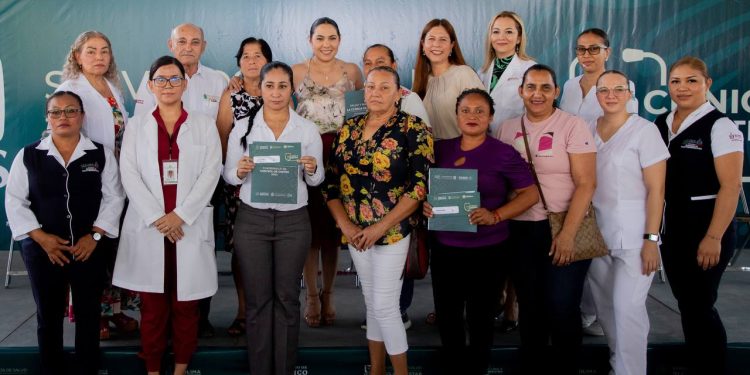 Gobierno Colima participó en entrega de tarjetas ‘La Clínica es Nuestra’ para 28 localidades de Tecomán y Armería