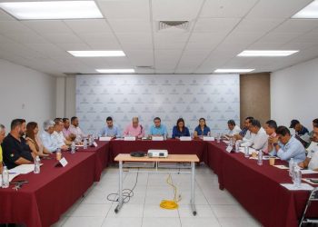 Comisión Mixta firma acuerdo con transportistas para mejorar el servicio y ajustar tarifas