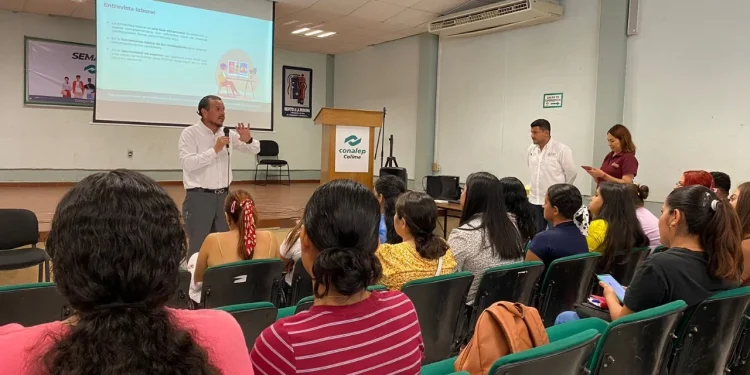 Trabajo Colima brinda capacitación a estudiantes