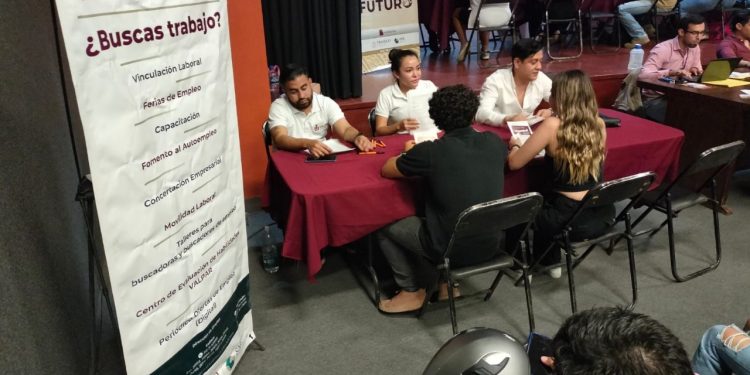 Habrá oficinas móviles de empleo para jóvenes en Colima y Comala, esta semana