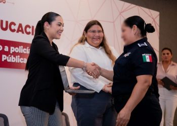 65 elementos de la Secretaría de Seguridad Pública recibieron computadoras de Gobierno Colima