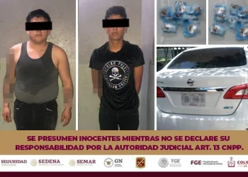 Policía Estatal detiene a 2 personas con droga y les aseguran un vehículo, en el municipio de Colima