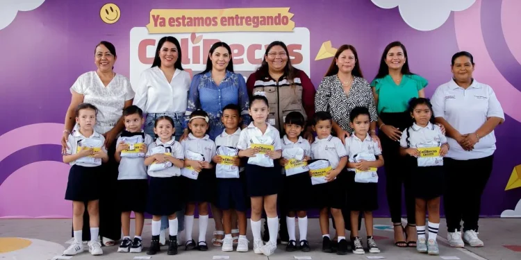Gobierno Colima inicia entrega de ColiBecas-Uniformes a casi 5 mil estudiantes de Armería