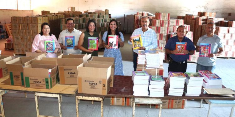 Educación Colima reporta 84% de avance en distribución de Libros de Texto Gratuitos en primarias