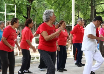 Más de 600 Adultos Mayores participan en clausura de actividades del CAS, en el Parque Regional