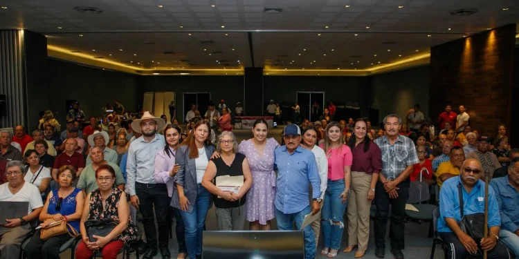 Gobierno Colima atestigua entrega de tarjetas de Pensión para el Bienestar de Personas Adultas Mayores