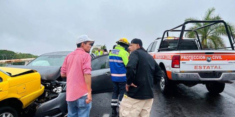 UEPC Colima alerta por accidente múltiple sobre Tercer Anillo Periférico